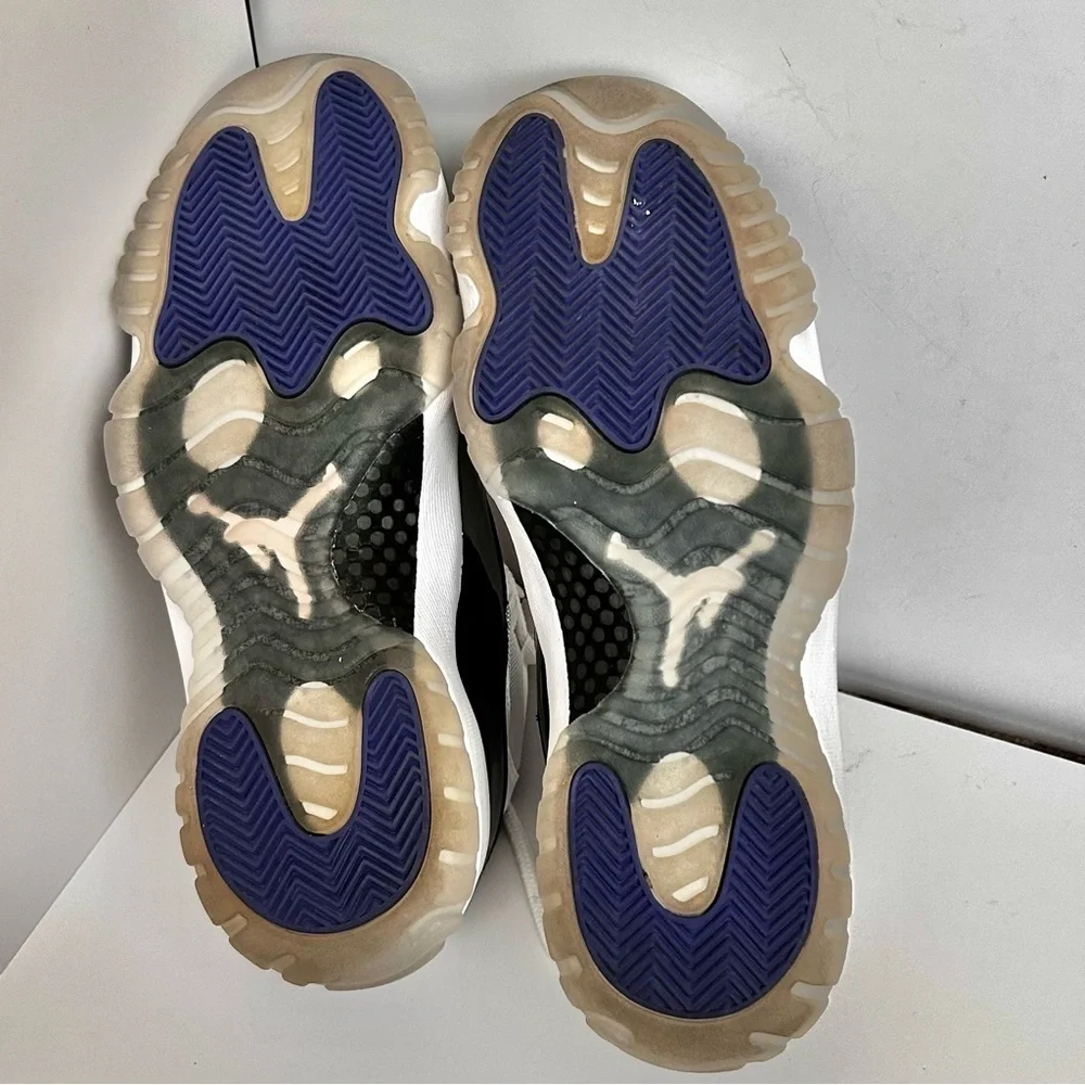 Nike Air Jordan 11 Retro Concord Sneakers